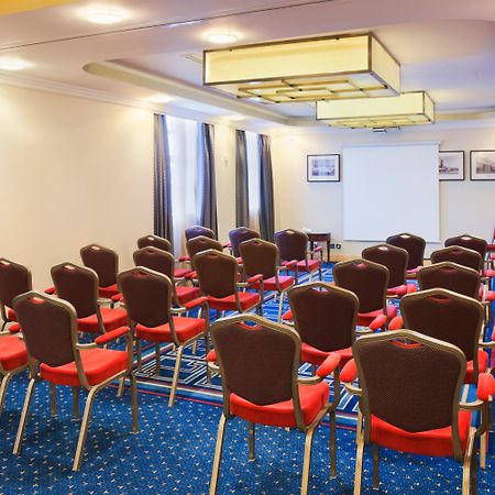 Crowne Plaza Liverpool - John Lennon Airport By Ihg Buitenkant foto