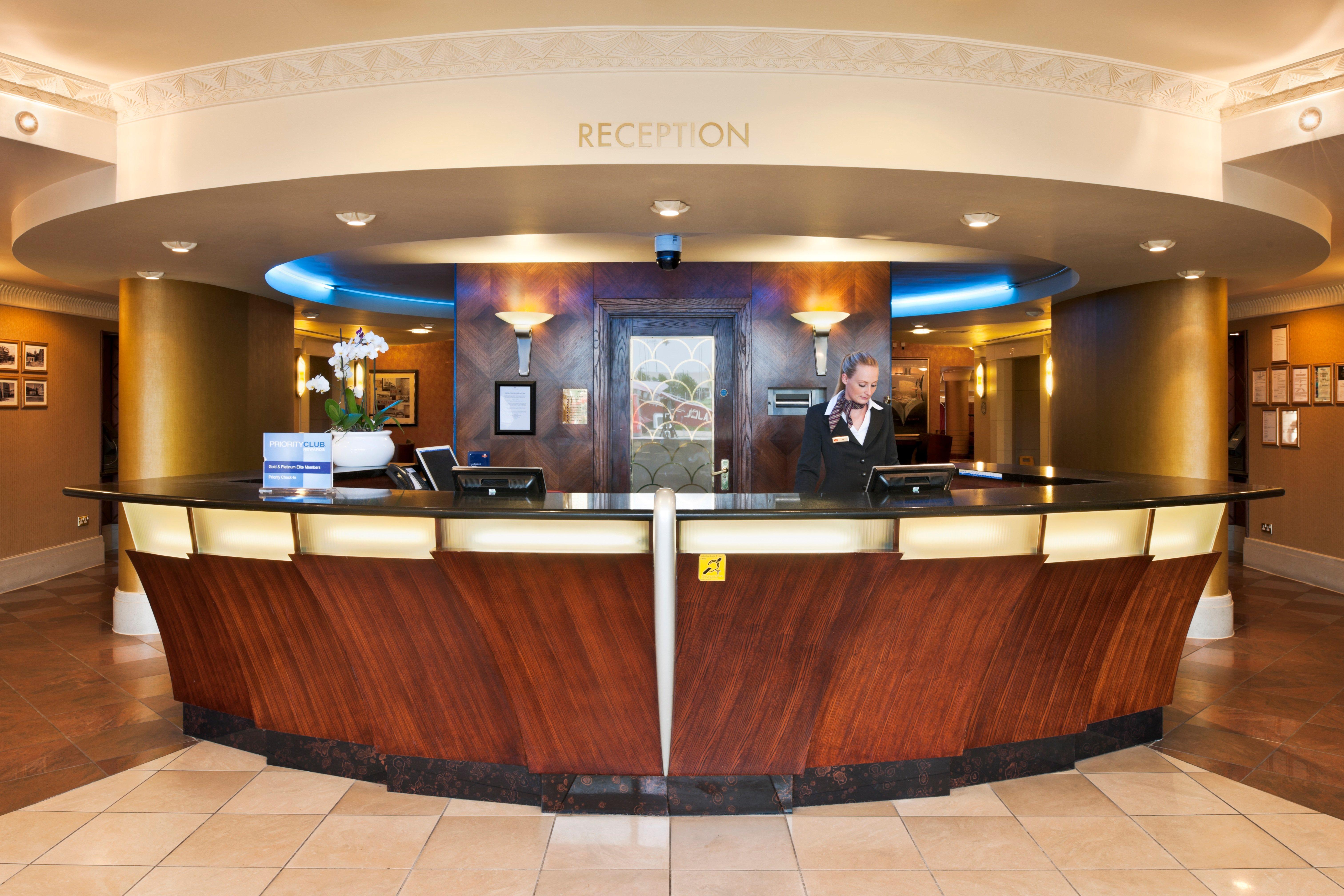 Crowne Plaza Liverpool - John Lennon Airport By Ihg Buitenkant foto