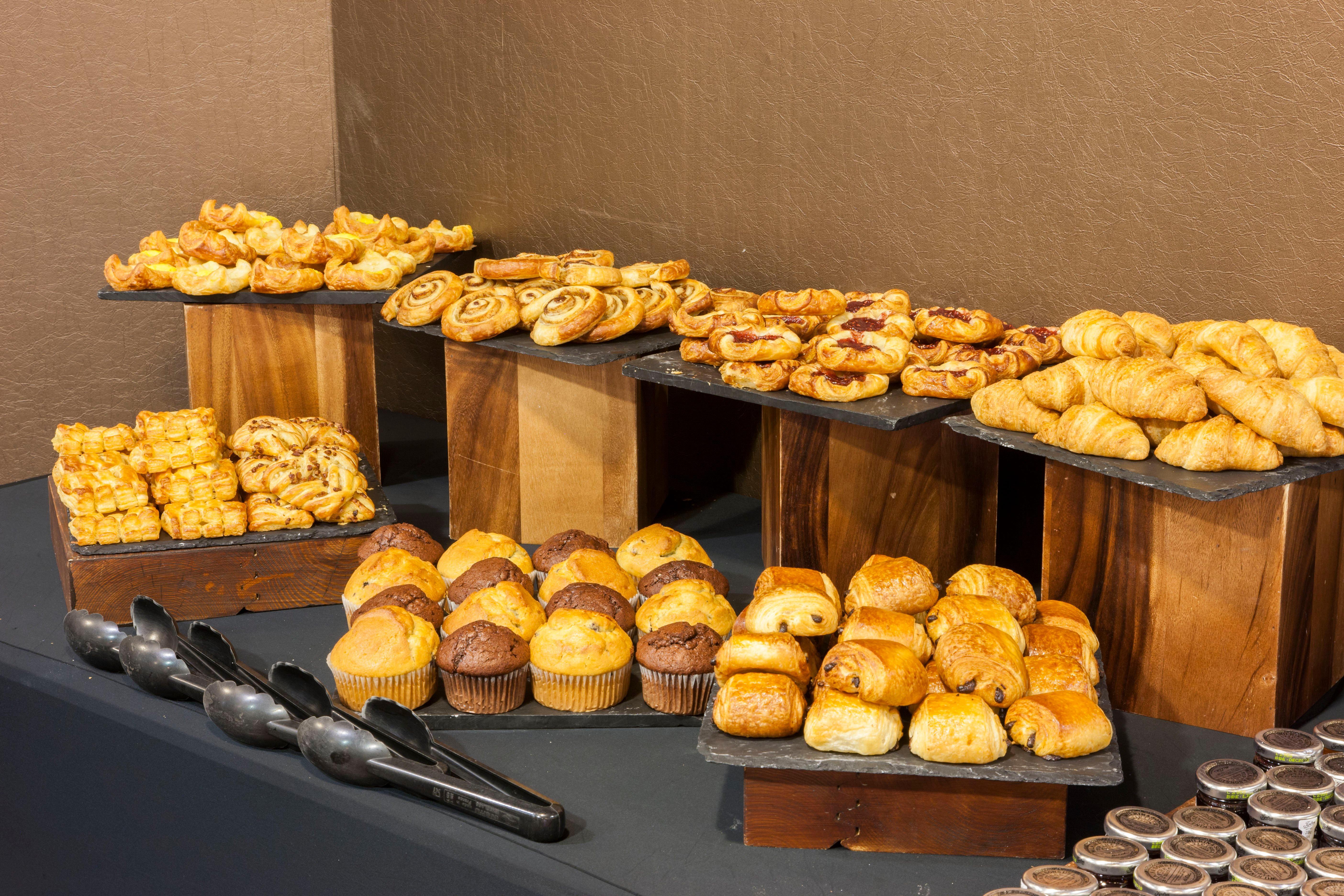 Crowne Plaza Liverpool - John Lennon Airport By Ihg Buitenkant foto
