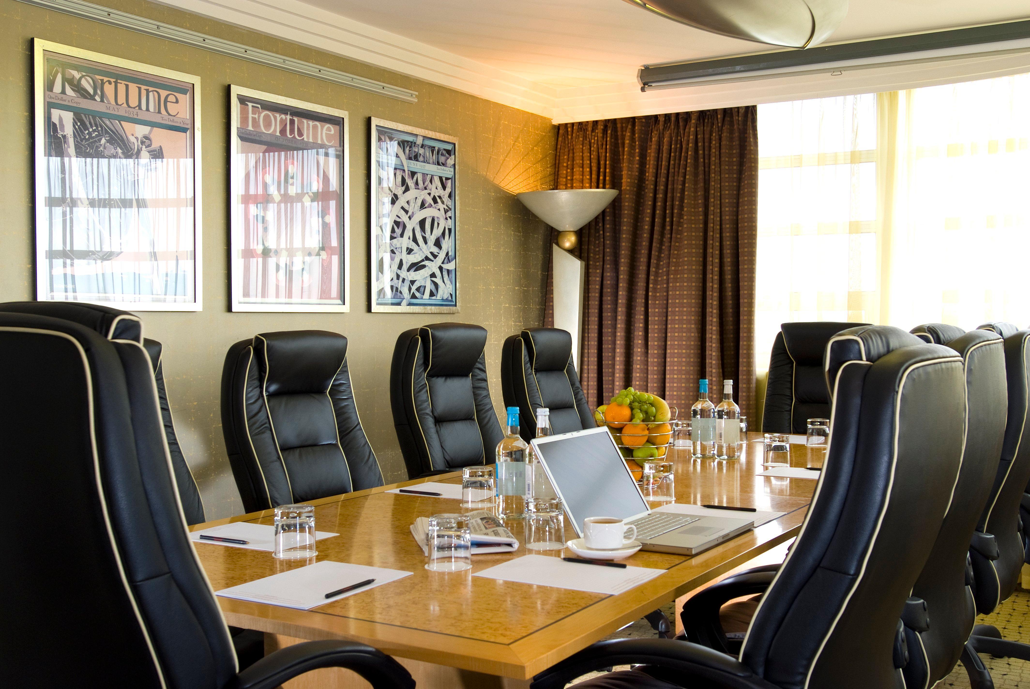 Crowne Plaza Liverpool - John Lennon Airport By Ihg Buitenkant foto