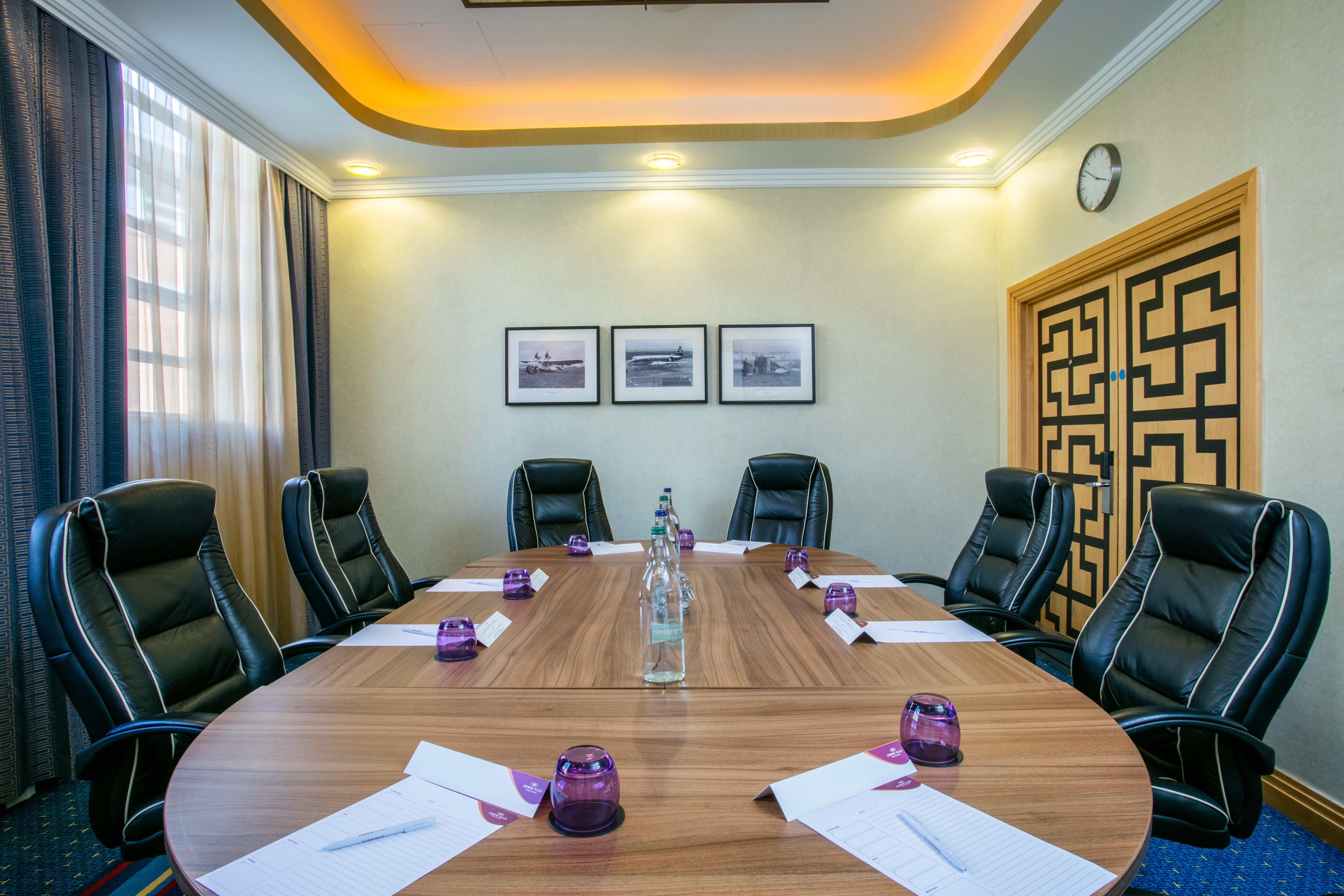 Crowne Plaza Liverpool - John Lennon Airport By Ihg Buitenkant foto