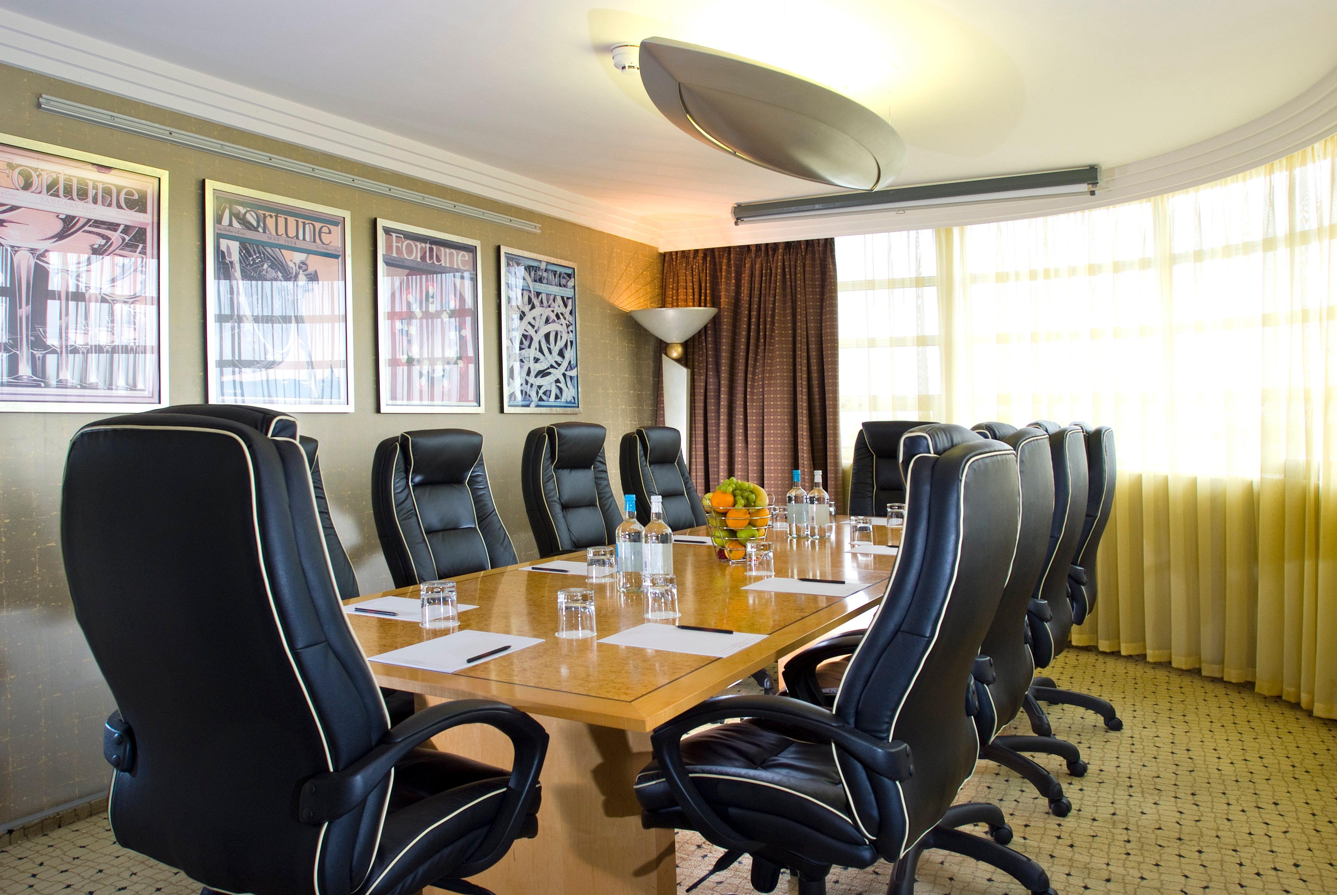 Crowne Plaza Liverpool - John Lennon Airport By Ihg Buitenkant foto