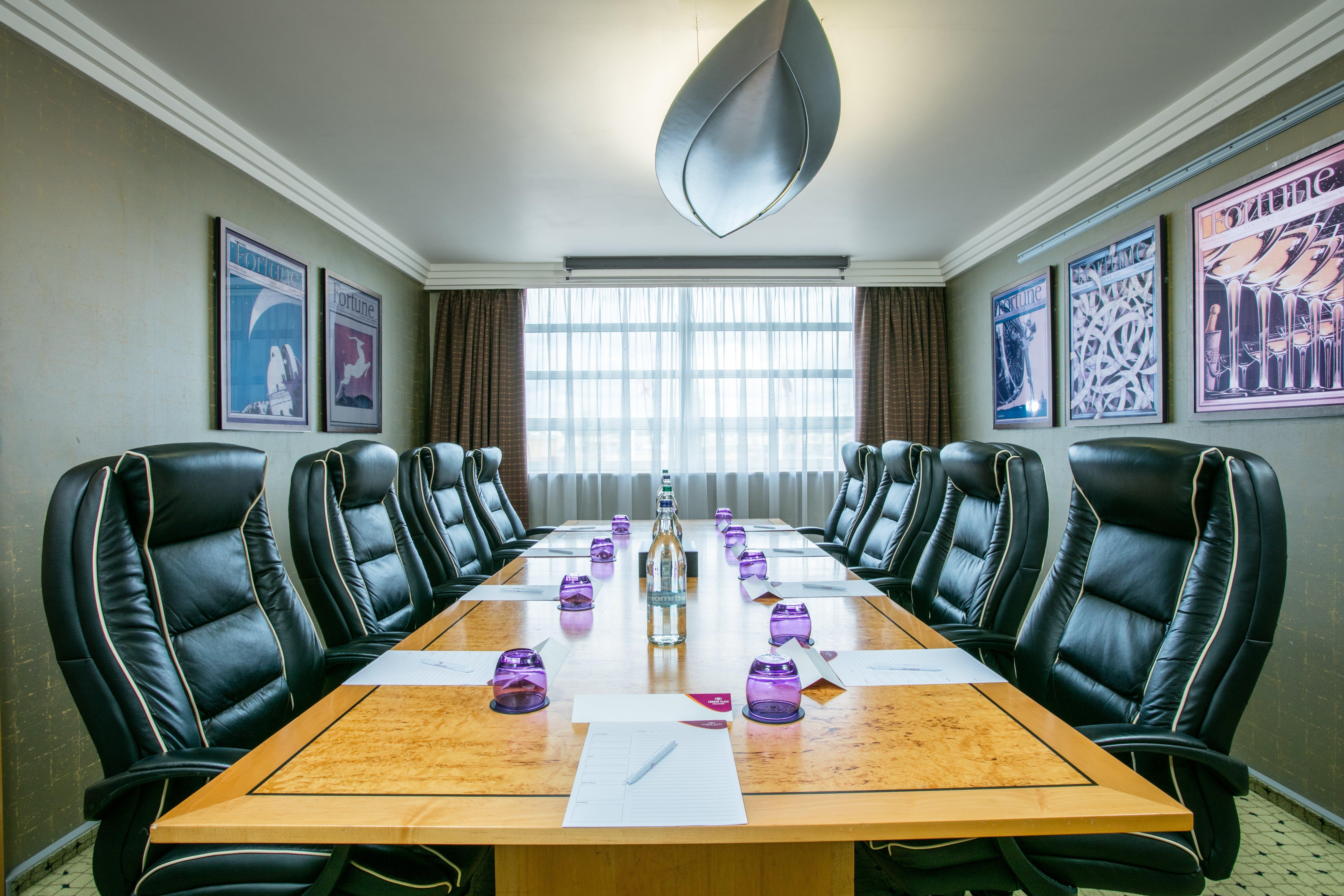 Crowne Plaza Liverpool - John Lennon Airport By Ihg Buitenkant foto