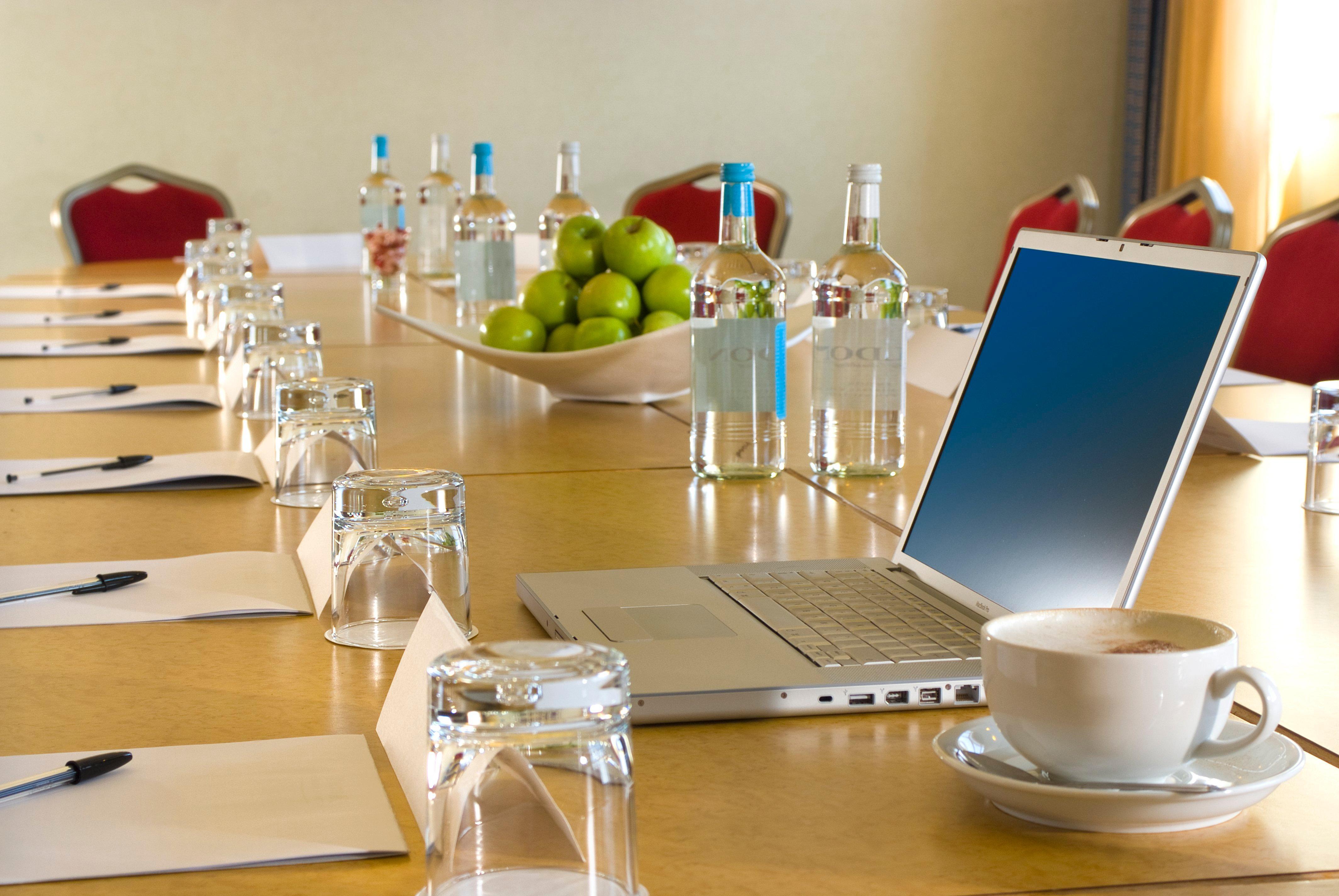 Crowne Plaza Liverpool - John Lennon Airport By Ihg Buitenkant foto