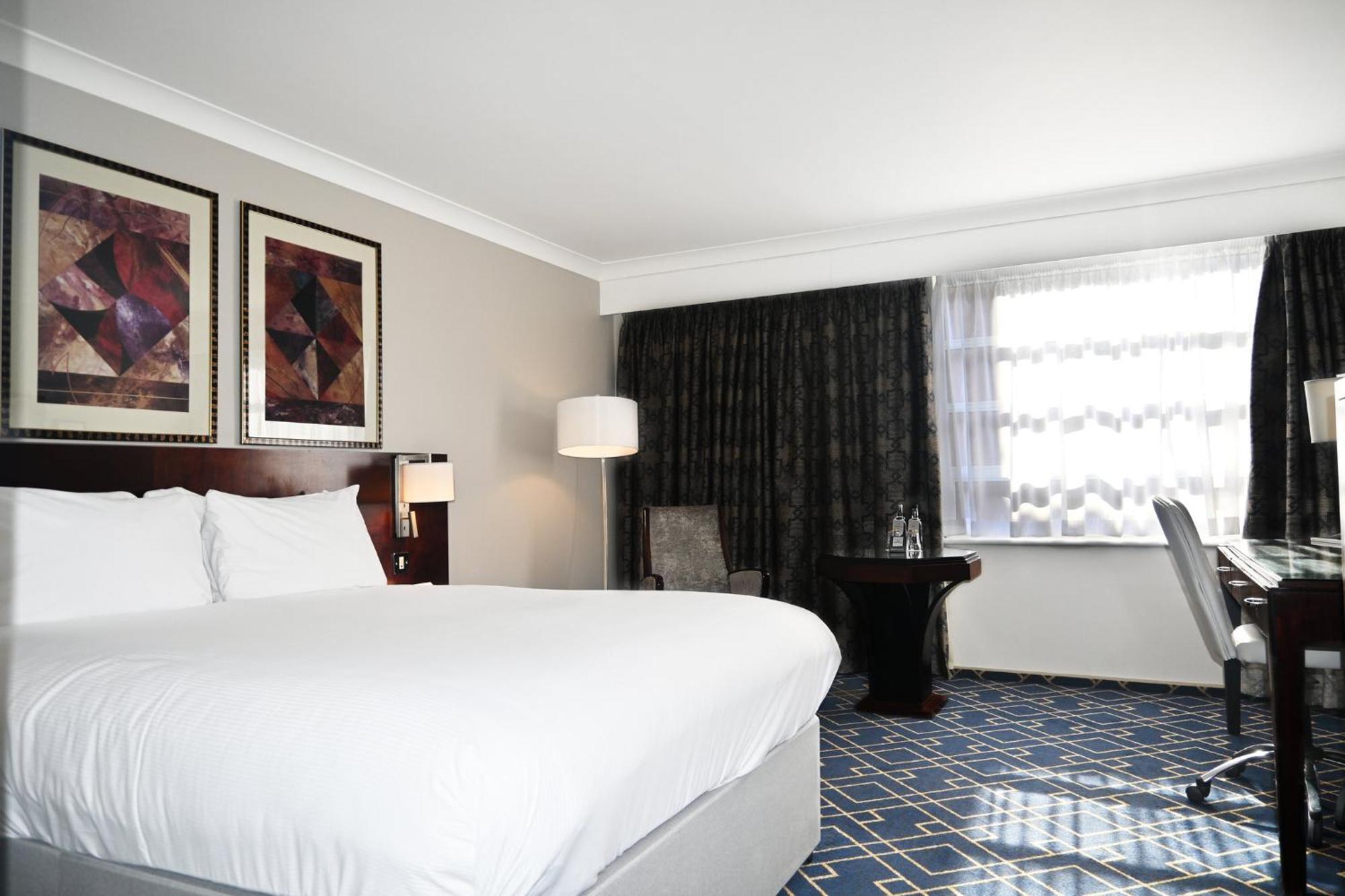 Crowne Plaza Liverpool - John Lennon Airport By Ihg Buitenkant foto