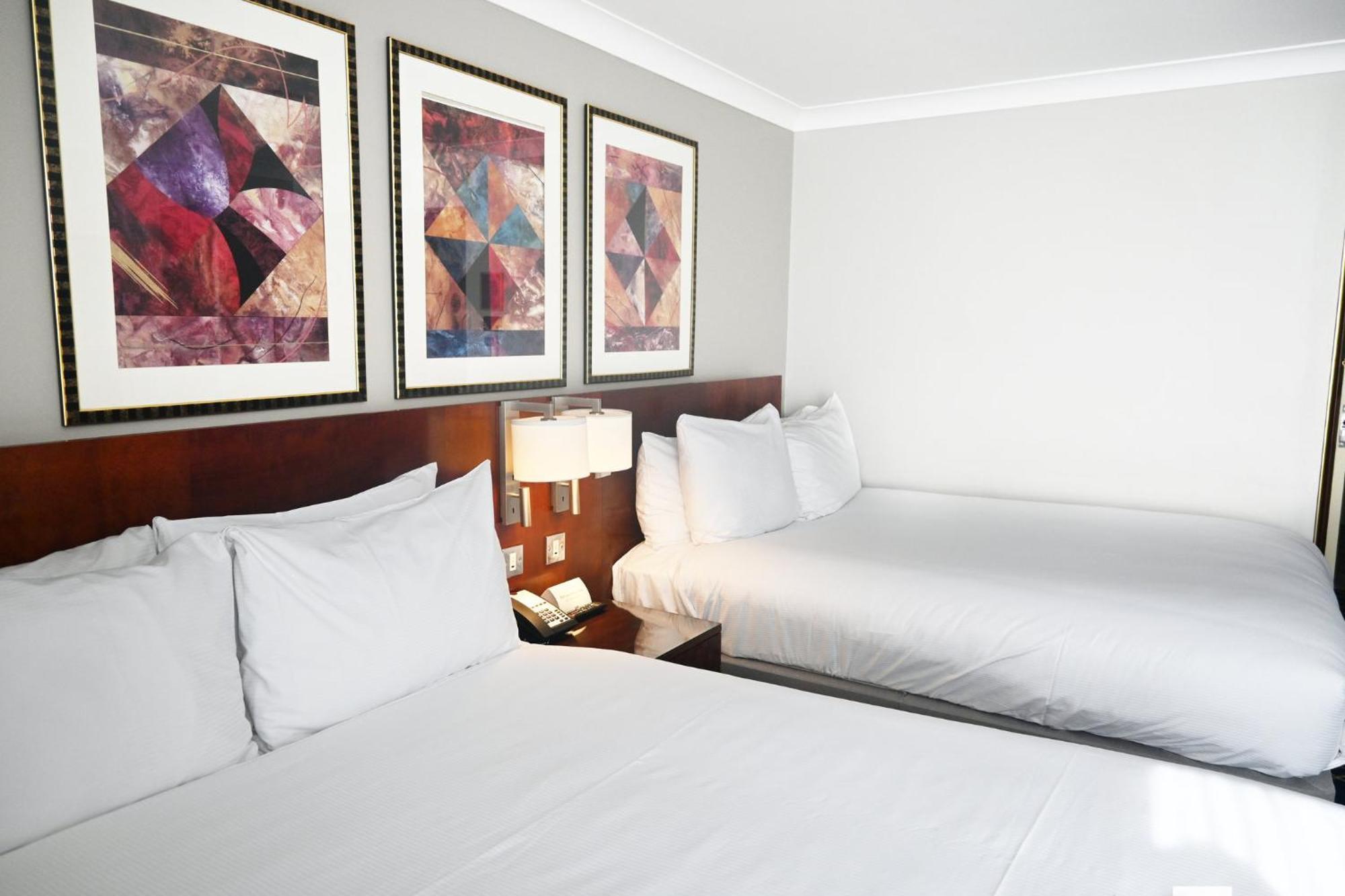 Crowne Plaza Liverpool - John Lennon Airport By Ihg Buitenkant foto